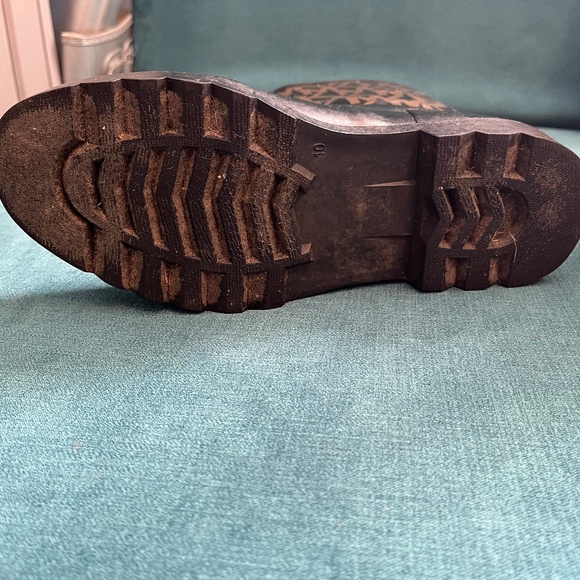 Michael Kors Women's Rain Boots Size 10 Black Rubber- MK Monogram Pattern - Picture 6 of 6